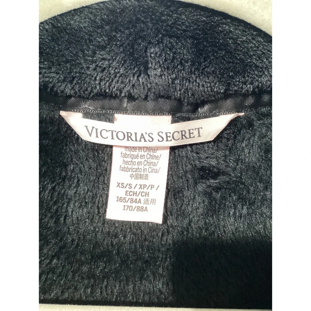 Victorias Secret Signature Black Plush Fleece Robe Pink Embroidered Logo XS/S